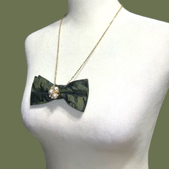 “Dainty Dapper” Green camouflage Bow tie  Pendant Necklace - Picture 4 of 4